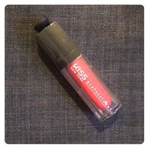 Kiss New York pink creamy lipstick